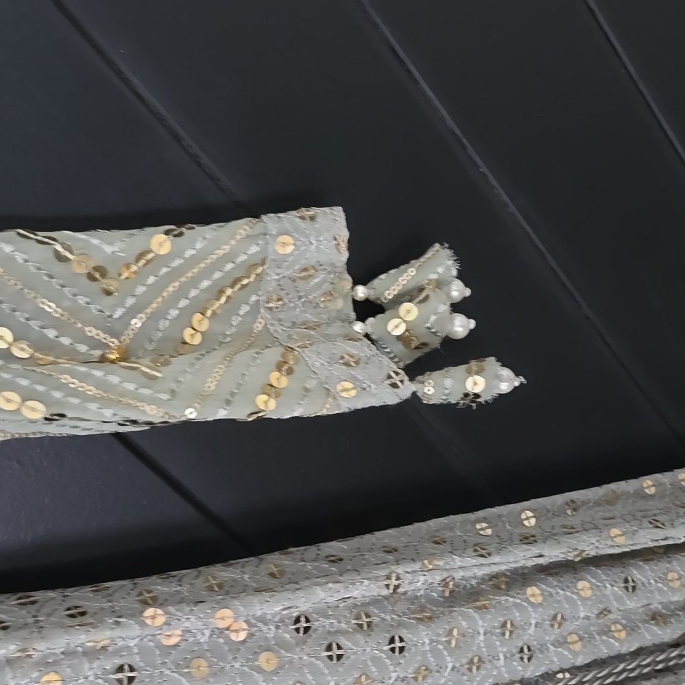 Ayesha Somaya Pakistani Small Gown - Picture 9 of 11
